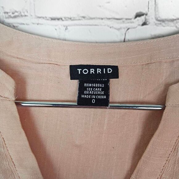 TORRID Harper Blush Pink Sleeveless Pocket Button Pullover Lightweight Top 0 - Picture 5 of 9